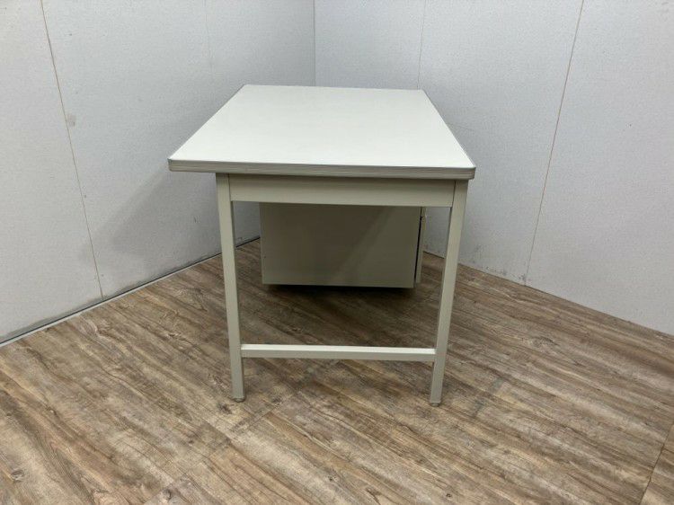 トヨスチール5号片袖デスク 商品画像8