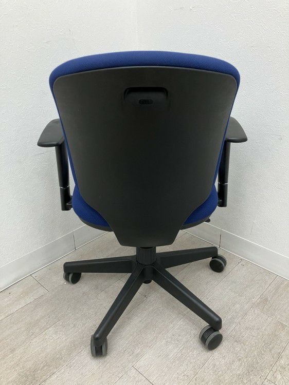 プラスプリセアシリーズ 可動肘付プリセアチェア 商品画像4