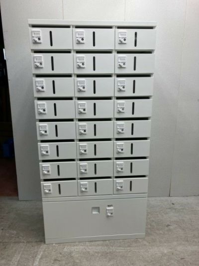 オカムラレクトラインシリーズ ラテラル付き24人用貴重品ロッカー 商品画像1