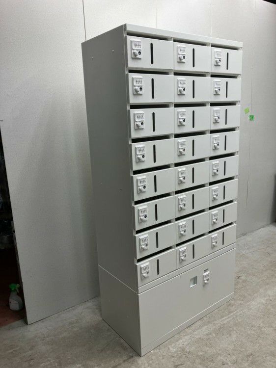 オカムラレクトラインシリーズ ラテラル付き24人用貴重品ロッカー 商品画像2