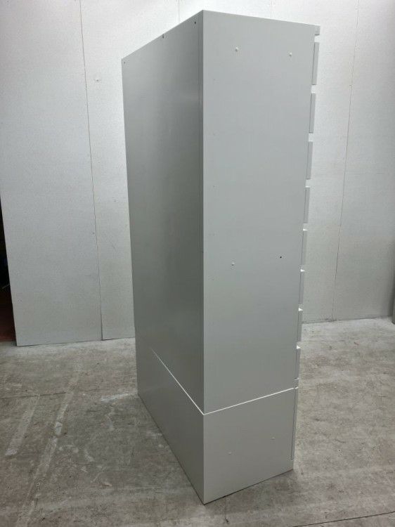 オカムラレクトラインシリーズ ラテラル付き24人用貴重品ロッカー 商品画像5