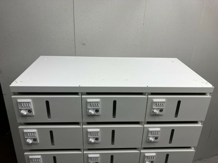 オカムラレクトラインシリーズ ラテラル付き24人用貴重品ロッカー 商品画像7