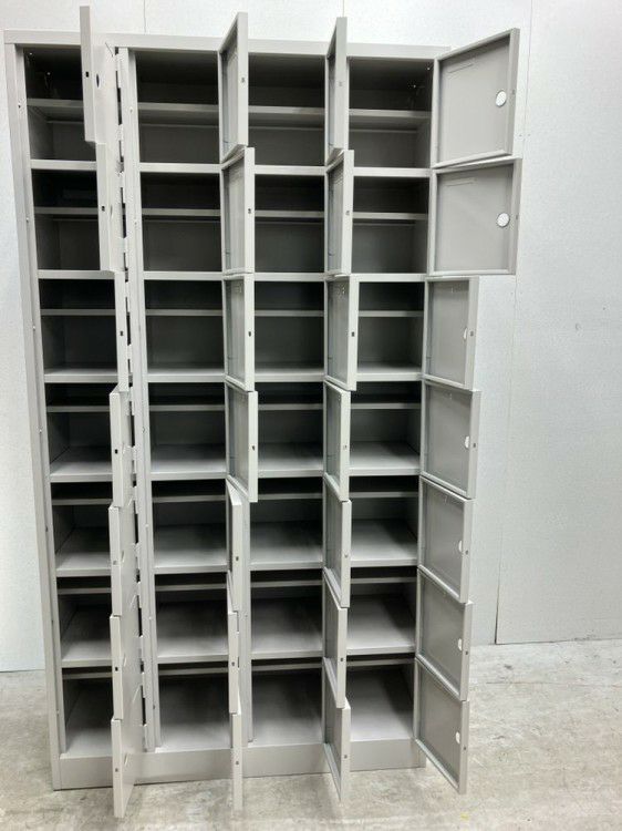 イトーキ28人用扉付きシューズロッカー 商品画像5