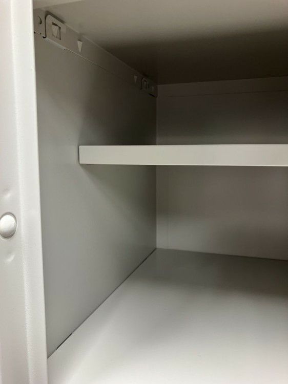 イトーキ28人用扉付きシューズロッカー 商品画像8