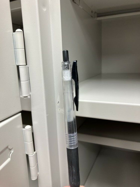 イトーキ28人用扉付きシューズロッカー 商品画像9