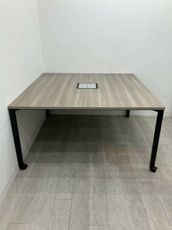 オカムラAption Free(アプションフリー)シリーズ 1400ミーティングテーブル 商品画像2