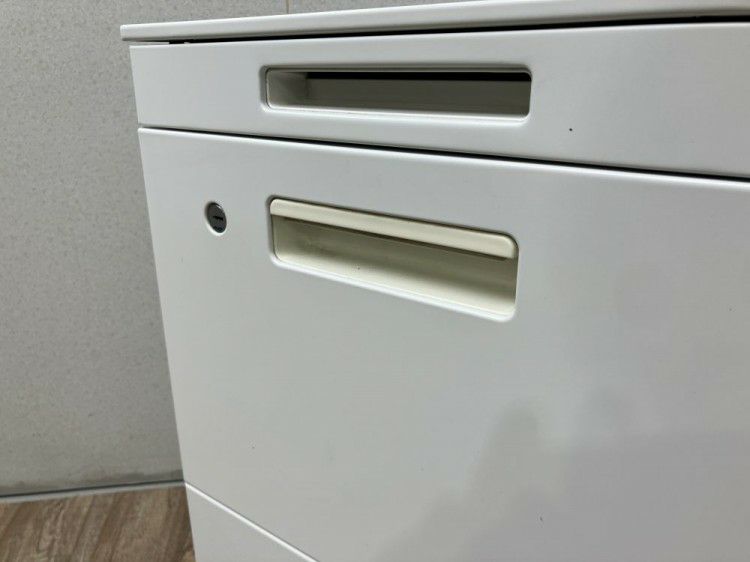 コクヨisシリーズ 1400平デスク+ワゴンセット 商品画像9