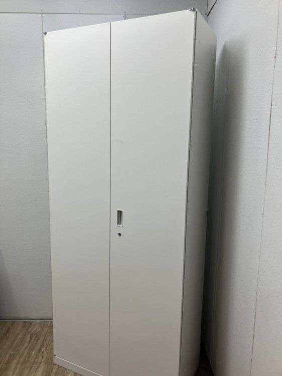 イトーキシンラインシリーズ 壁面両開き書庫 商品画像2