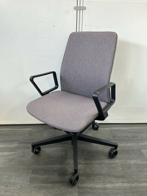 コクヨファブレ(FABRE) シリーズ 固定肘付ファブレチェア 商品画像1