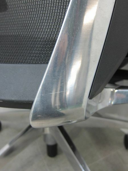 イトーキVento(ヴェント)チェア 可動肘付きヴェントチェア 商品画像9