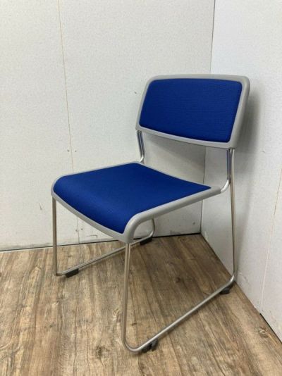 コクヨスタッキングチェア 商品画像1