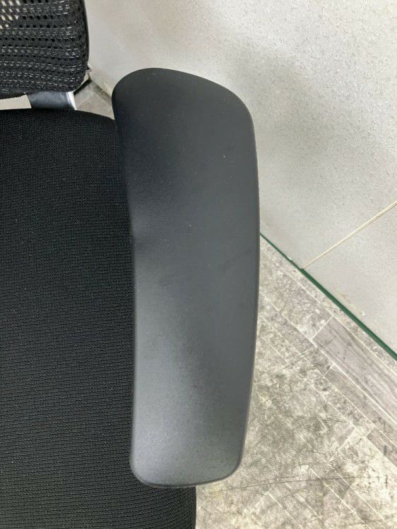 オカムラBaron(バロン)チェア 可動肘付バロンチェア 商品画像4