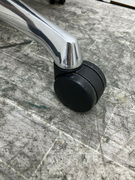 オカムラBaron(バロン)チェア 可動肘付バロンチェア 商品画像6