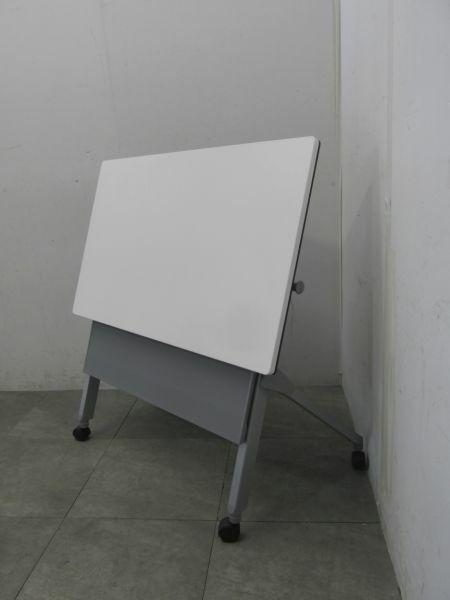 オカムラFieri Act(フィエリーアクト)シリーズ 1000サイドスタックテーブル 商品画像3