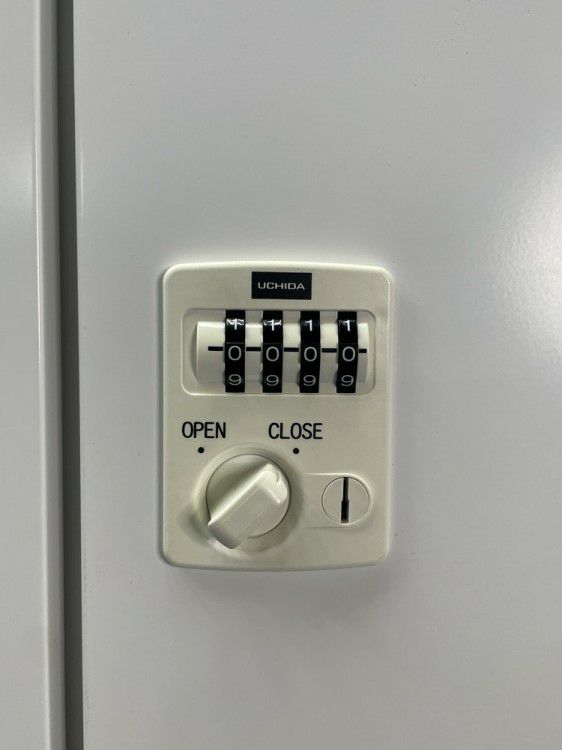 ウチダ（内田洋行）8人用パーソナルロッカー 商品画像6