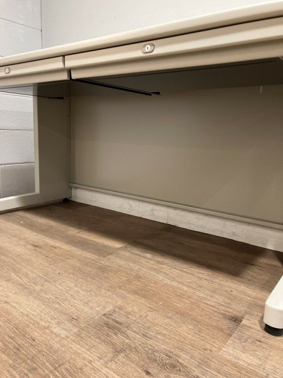 コクヨセールスマンデスクシリーズ 1400平デスク 商品画像4