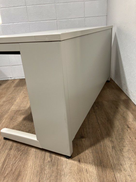 コクヨセールスマンデスクシリーズ 1400平デスク 商品画像8