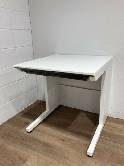 コクヨisシリーズ 700平デスク 商品画像1