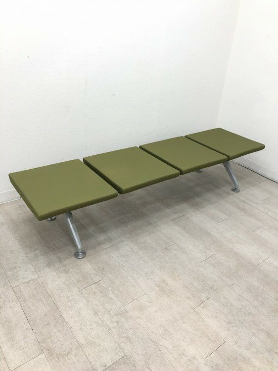 コクヨ4700シリーズ 4人掛けロビーチェア 商品画像1