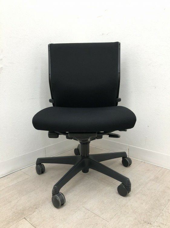 オカムラESCUDO(エスクード)チェア エスクードチェア 商品画像2