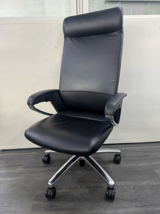 コクヨマネージメントチェア フィロソフィーシリーズ 固定肘付フィロソフィーチェア 商品画像2