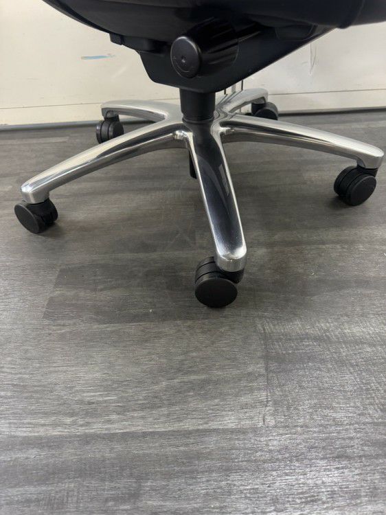 コクヨマネージメントチェア フィロソフィーシリーズ 固定肘付フィロソフィーチェア 商品画像7