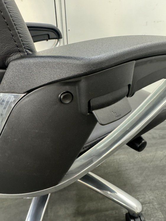 コクヨマネージメントチェア フィロソフィーシリーズ 固定肘付フィロソフィーチェア 商品画像11