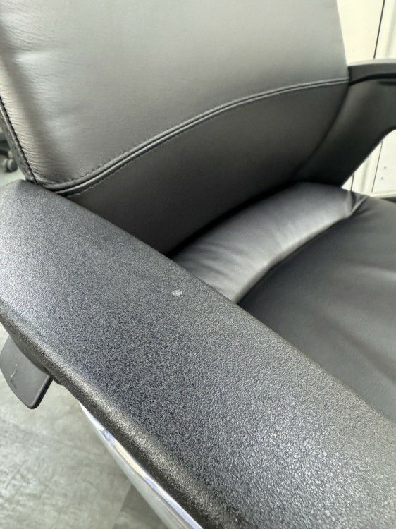 コクヨマネージメントチェア フィロソフィーシリーズ 固定肘付フィロソフィーチェア 商品画像12