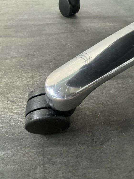 コクヨマネージメントチェア フィロソフィーシリーズ 固定肘付フィロソフィーチェア 商品画像14