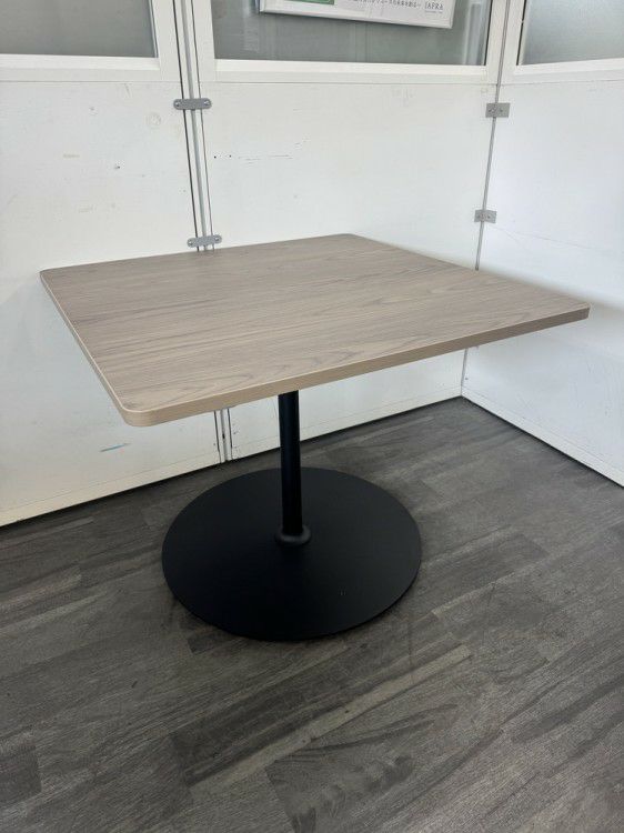 コクヨフランカシリーズ 角テーブル 商品画像1