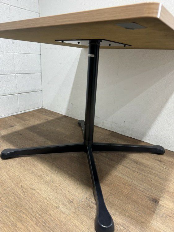 オカムラアクティアフェローシリーズ 角テーブル 商品画像4