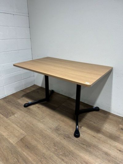 オカムラアクティアフェローシリーズ ミーティングテーブル 商品画像1