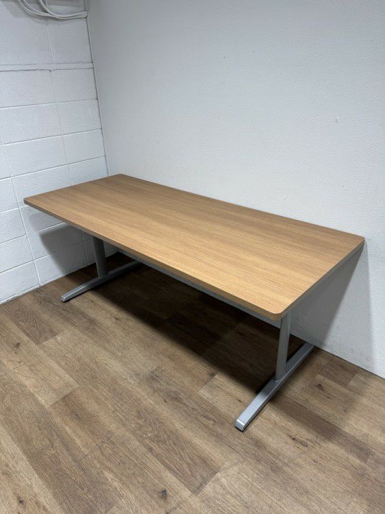 オカムラ 8177シリーズ ミーティングテーブル | 無限堂ネットショップ