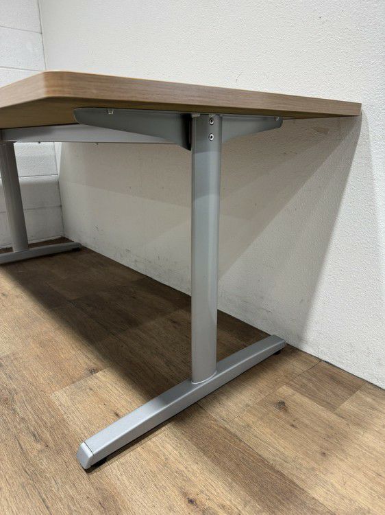 オカムラ8177シリーズ ミーティングテーブル 商品画像4