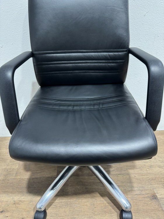 イトーキC-1タイプ 役員チェア 商品画像4