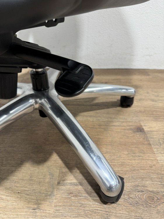 イトーキC-1タイプ 役員チェア 商品画像6