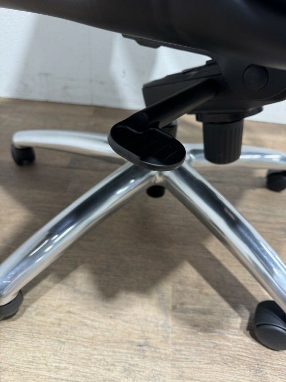 イトーキC-1タイプ 役員チェア 商品画像7