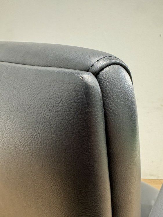 イトーキC-1タイプ 役員チェア 商品画像9