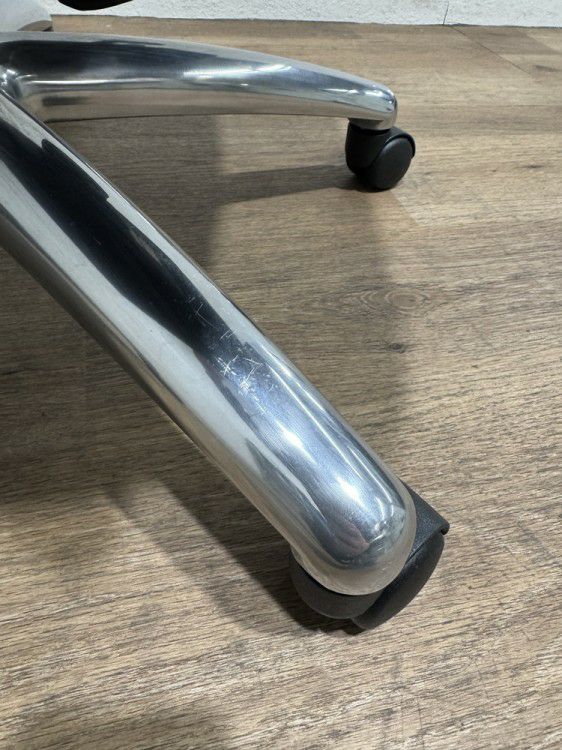 イトーキC-1タイプ 役員チェア 商品画像10