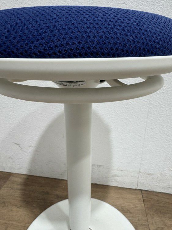 オカムラピルエットシリーズ 昇降ハイスツール 商品画像3