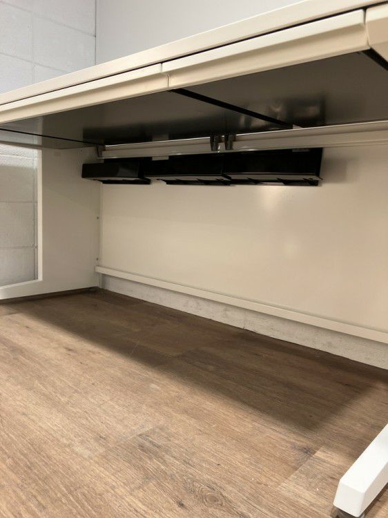 オカムラADVANCE（アドバンス）シリーズ 1600平デスク 商品画像4