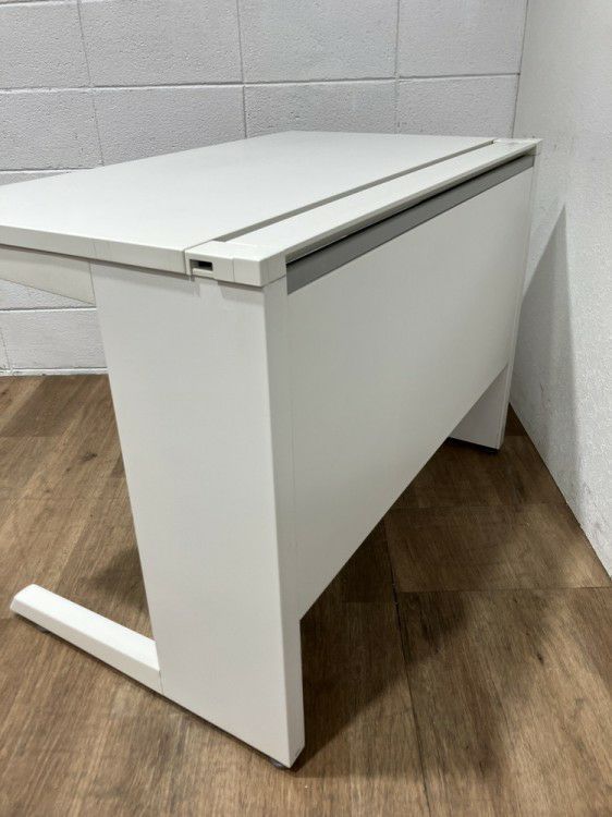 イトーキCZRシリーズ 1000平デスク 商品画像9