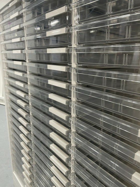 イトーキシンラインシリーズ スライドクリアトレー上下書庫 商品画像12