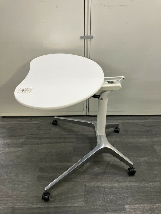 オカムラライズフィット3シリーズ パーソナル昇降テーブル 商品画像3