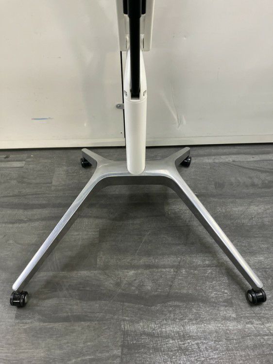 オカムラライズフィット3シリーズ パーソナル昇降テーブル 商品画像8