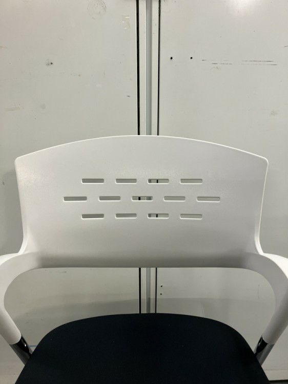 イトーキカクタスシリーズ スタッキングチェア 商品画像6