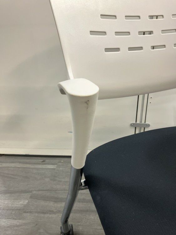 イトーキカクタスシリーズ スタッキングチェア 商品画像13