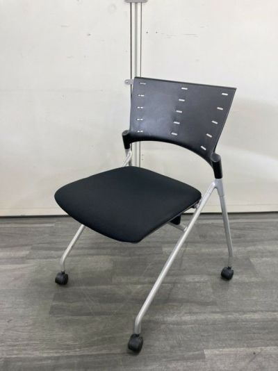 イトーキマノス(MANOSS)シリーズ ネスティングチェア 商品画像1