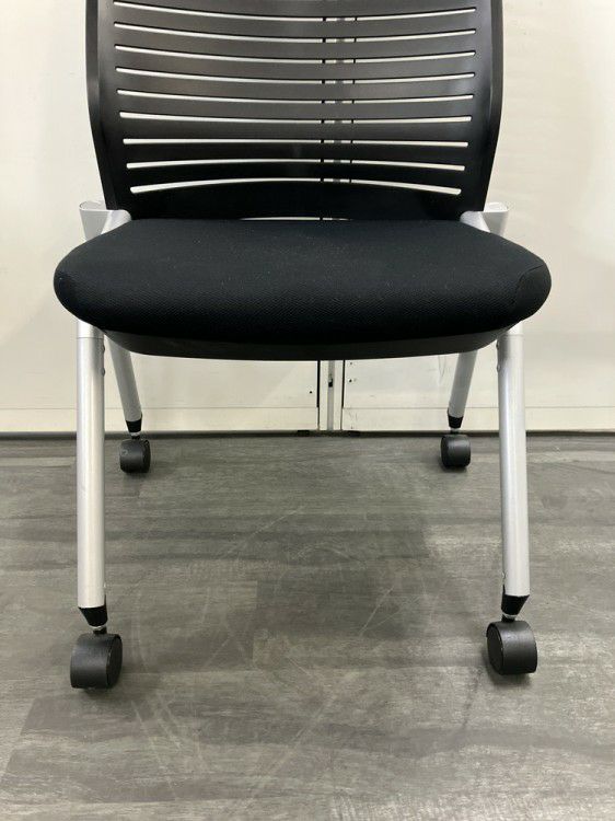 イトーキA-4シリーズ ネスティングチェア 商品画像8