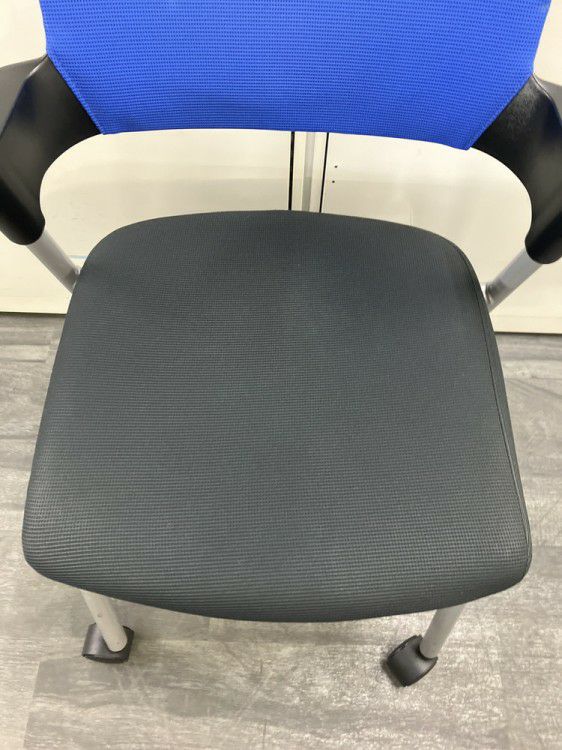 コクヨプロッティシリーズ スタッキングチェア 商品画像7